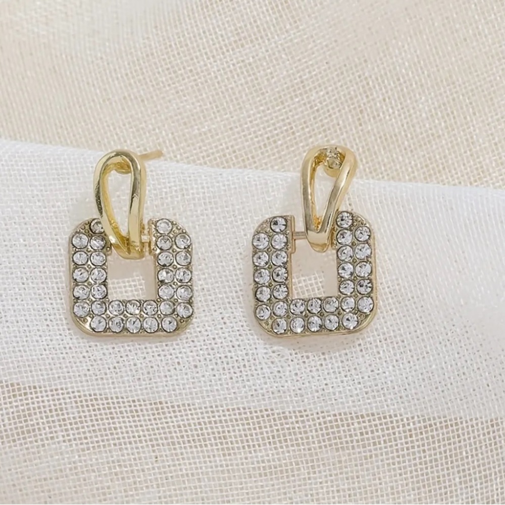Gorgeous Square‎ Inlaid Rhinestone Drop Dangle Earrings — Golden colored